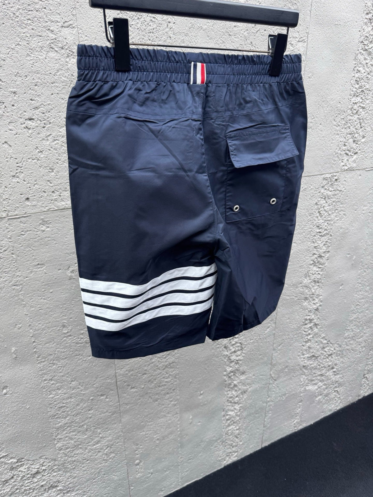 Graue Baumwoll-Bar-Streifen-Kordelzugshorts – Herren