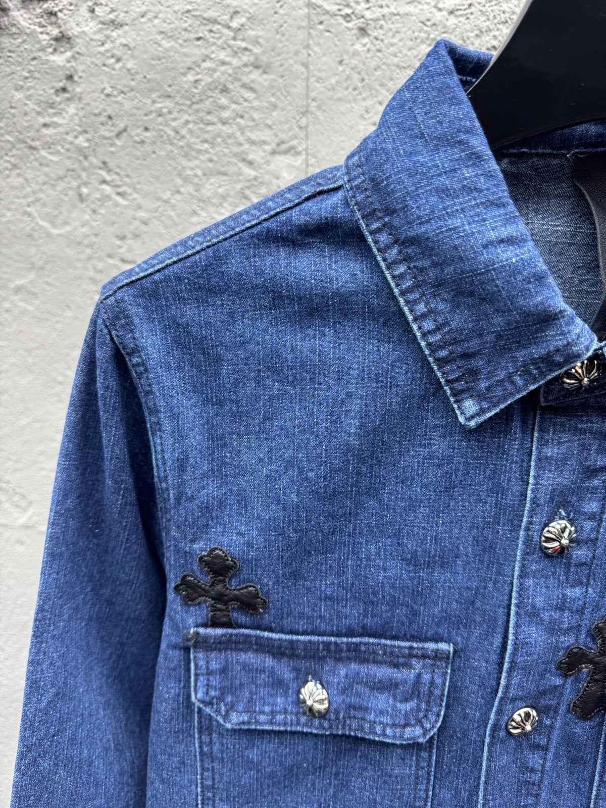 Blaue Jeans-Overshirt mit Stickerei – Herren