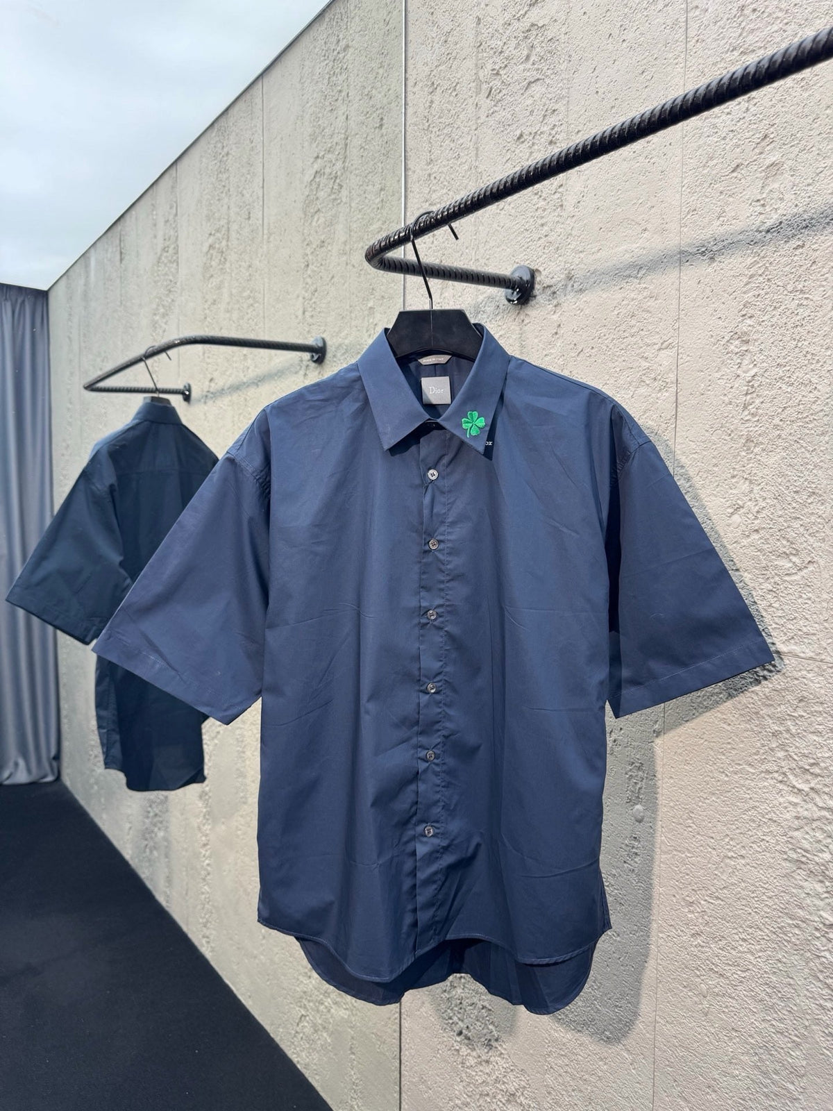 Blaues schlichtes Baumwoll-Kurzarmshirt – Herren