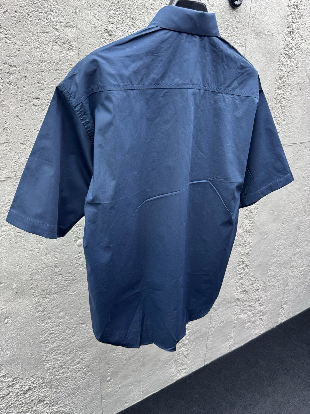 Blaues schlichtes Baumwoll-Kurzarmshirt – Herren