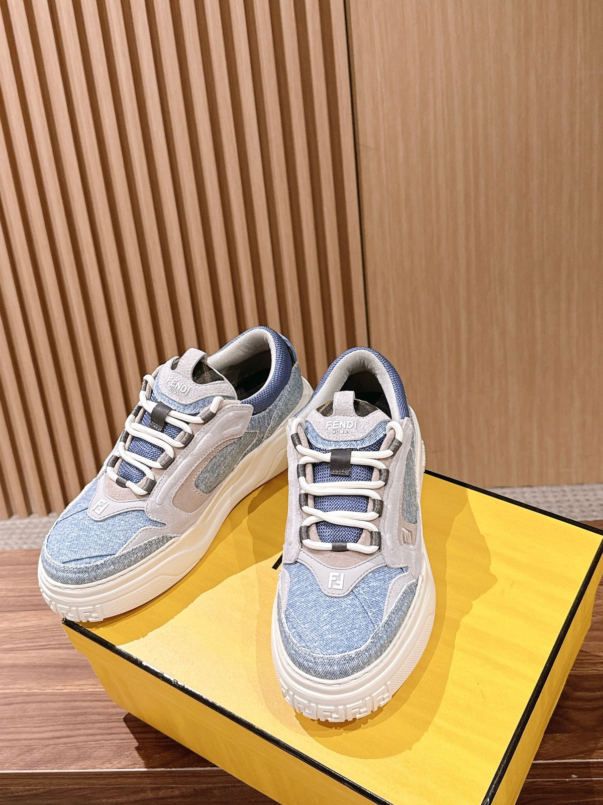 Weiße Leder-Colourblock-Chunky-Herrenschuhe