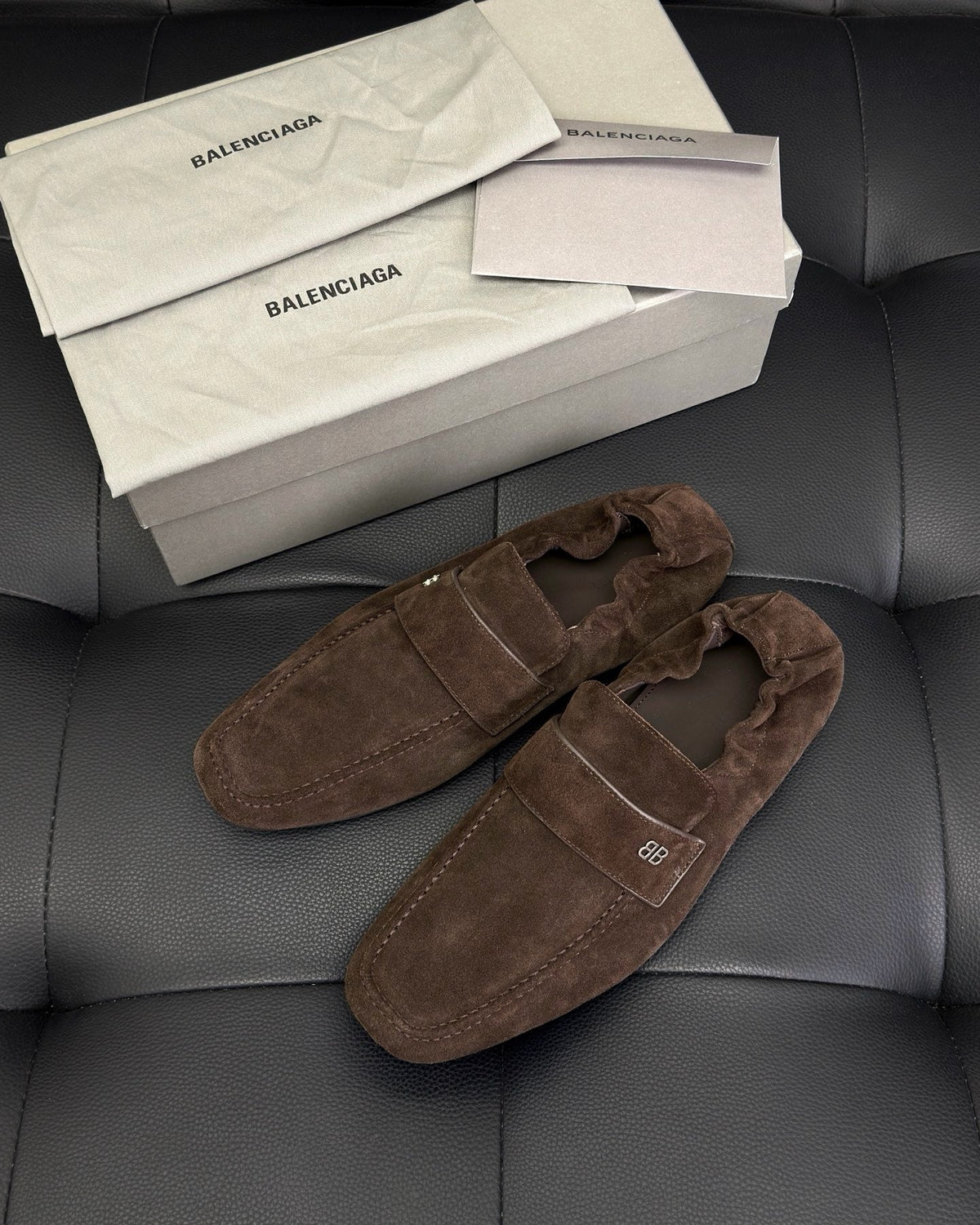 Slipper mit schwarzem Lederriemen – Herren