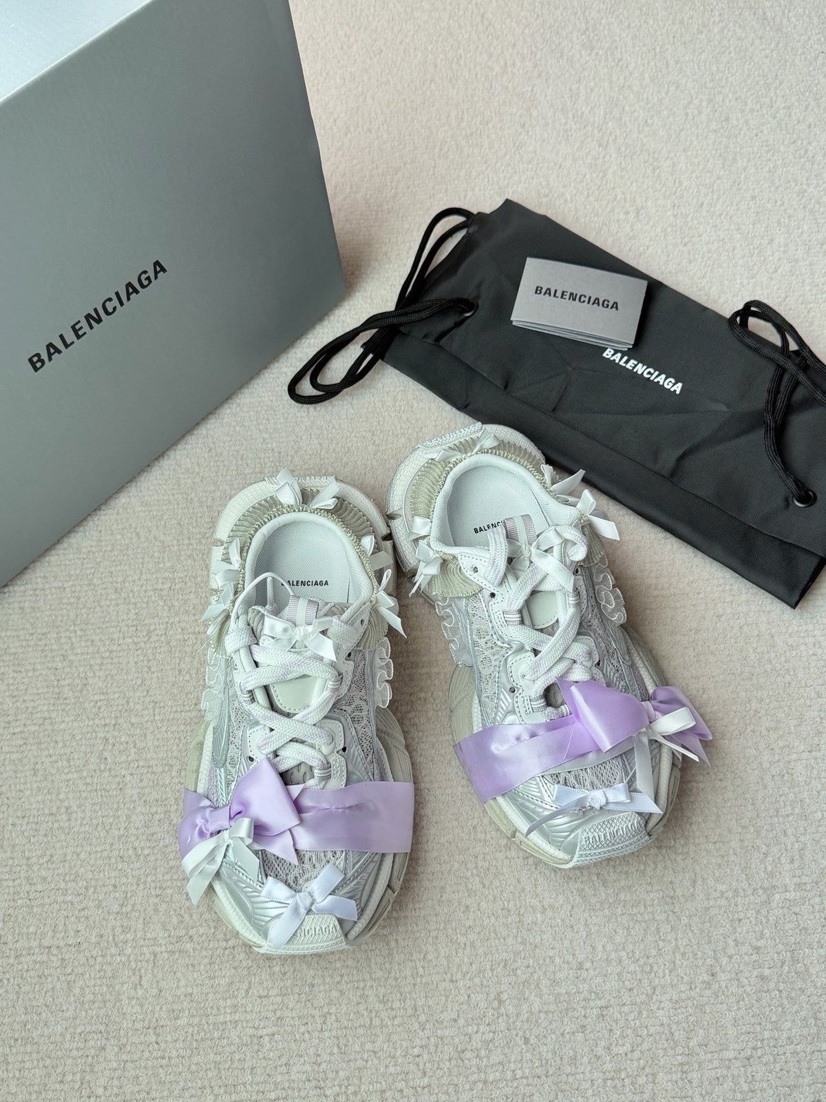 Distressed Mesh Lilac Sneakers