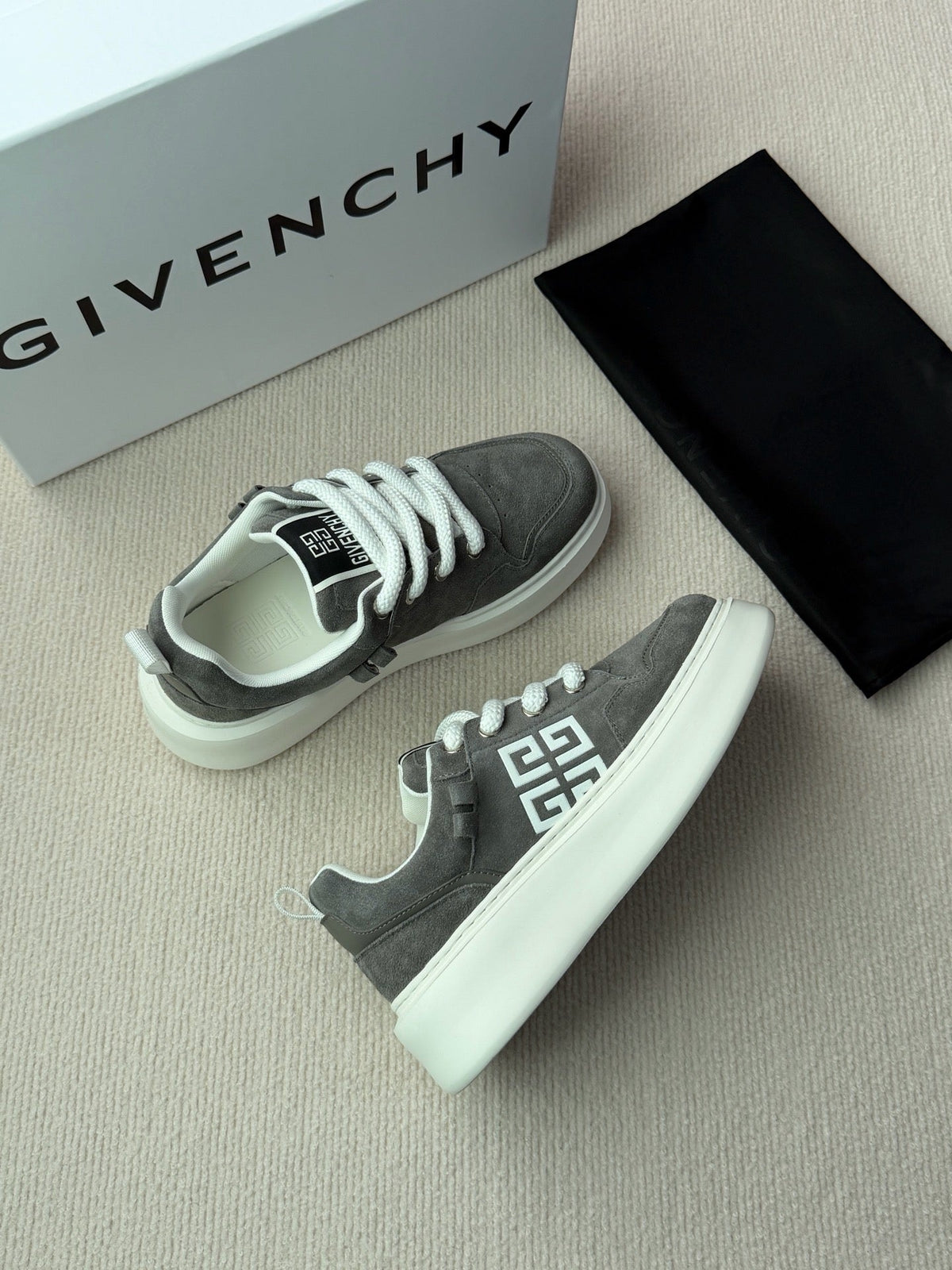 Grey Suede Contrast Sole Low-Top - Men's