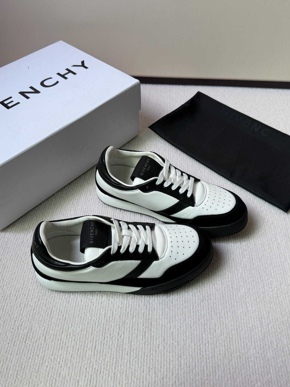 Grey Suede Contrast Sole Runner - Men's