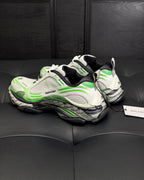 Sneaker mit Paneelen in Cremefarbe