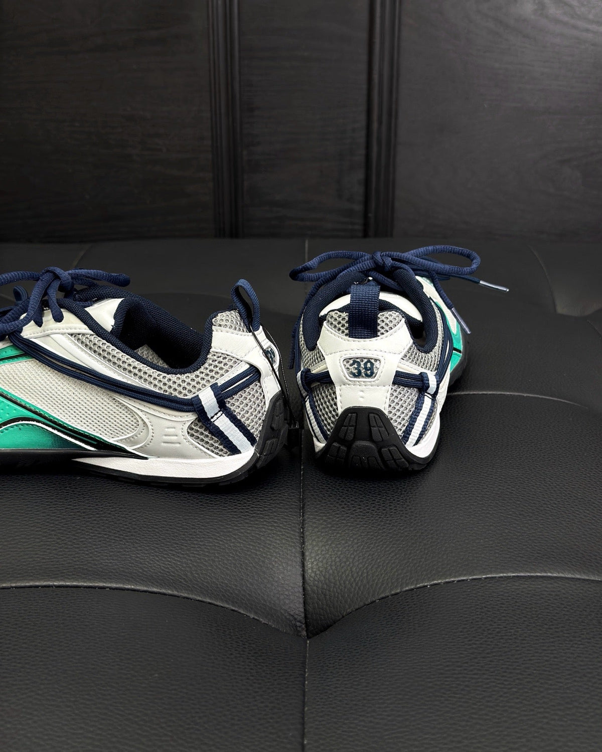 Panelled Runner Silver Sneakers