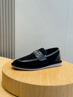 Marineblaue Mokassins aus Wildleder mit Riemen in Kontrastfarbe – Herren