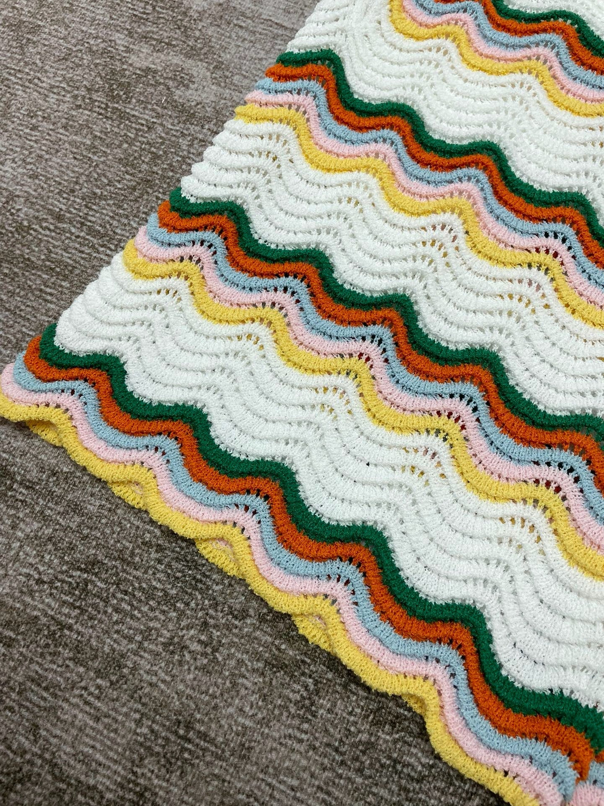 Multicolour Wave Knit Shorts - Men's