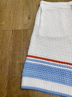 Blaue und rot gestreifte Strickshorts – Herren