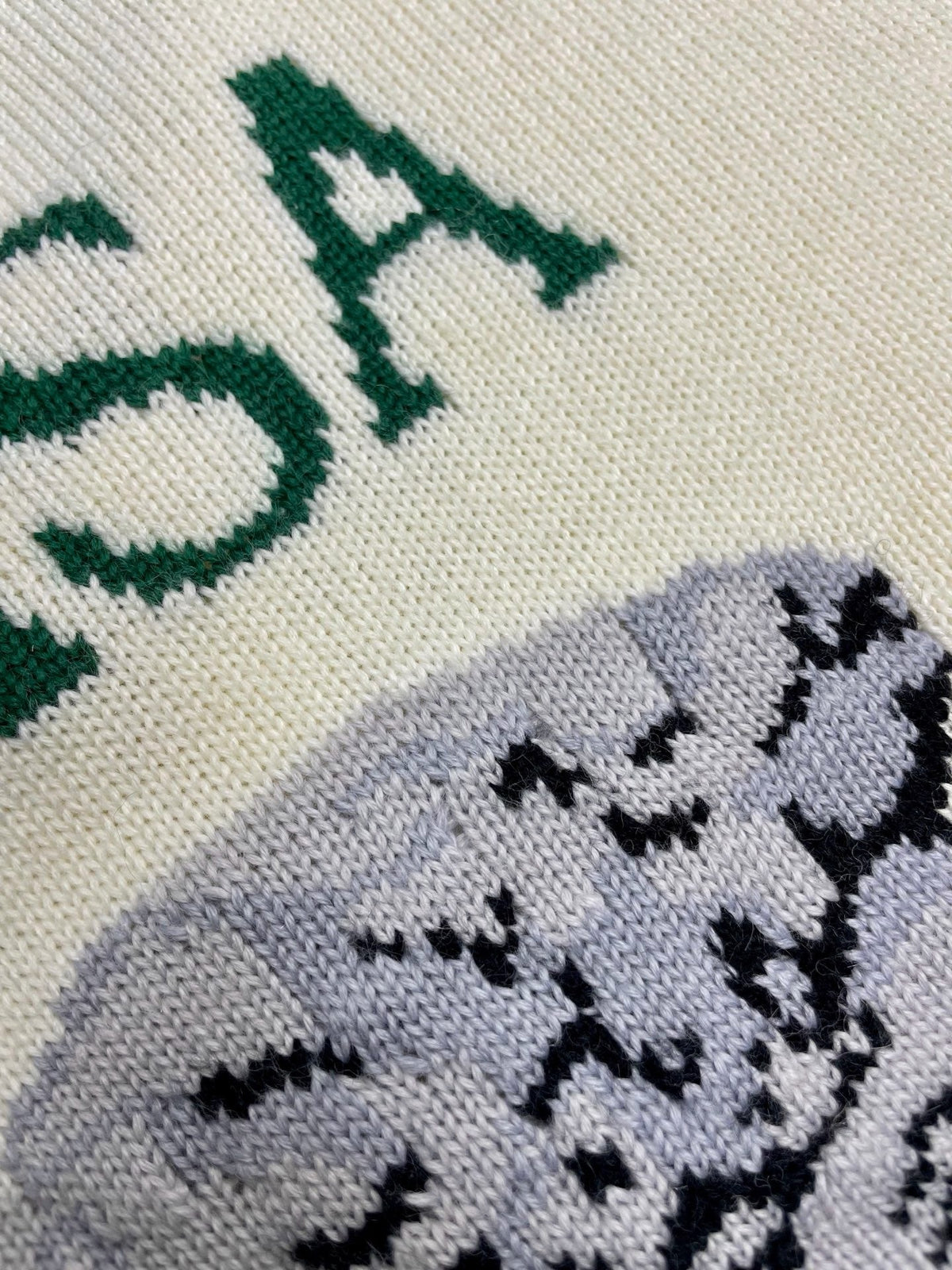 Weißer Strickreißverschluss mit Stickerei – Herren