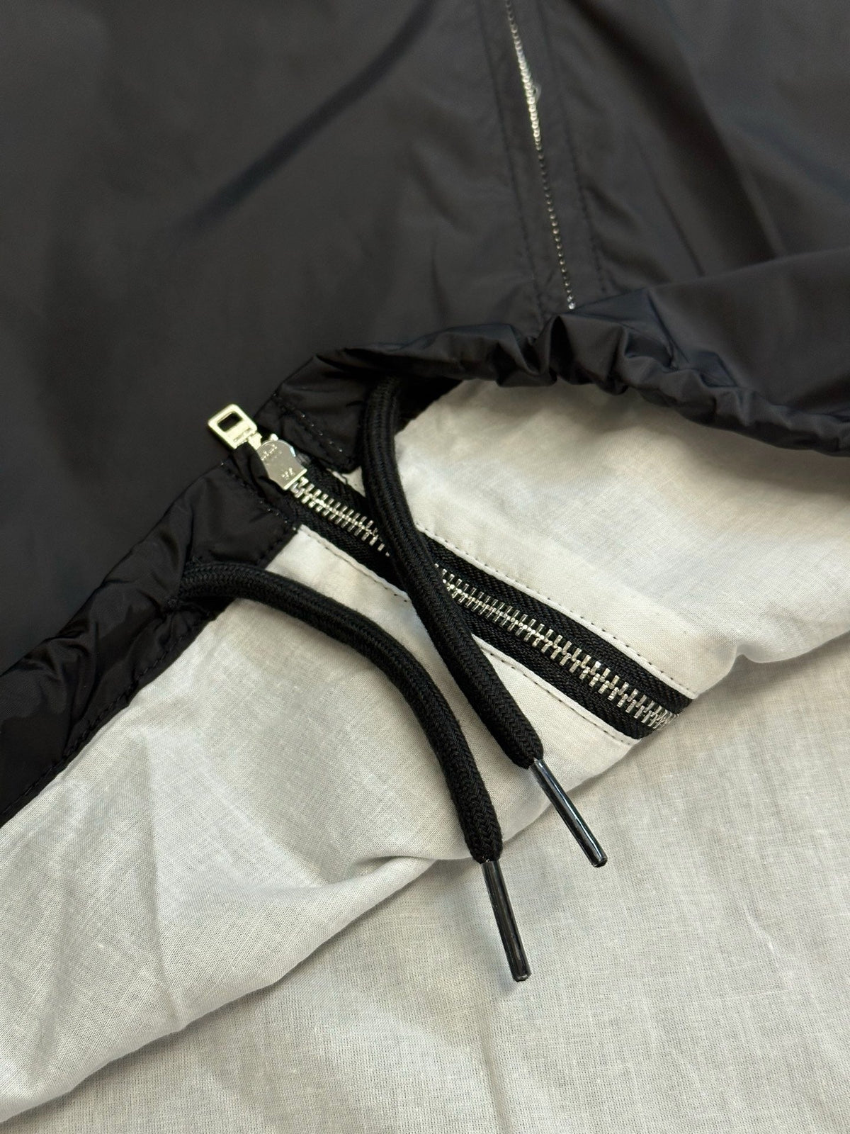 Schwarz-goldene Jacke – Herren