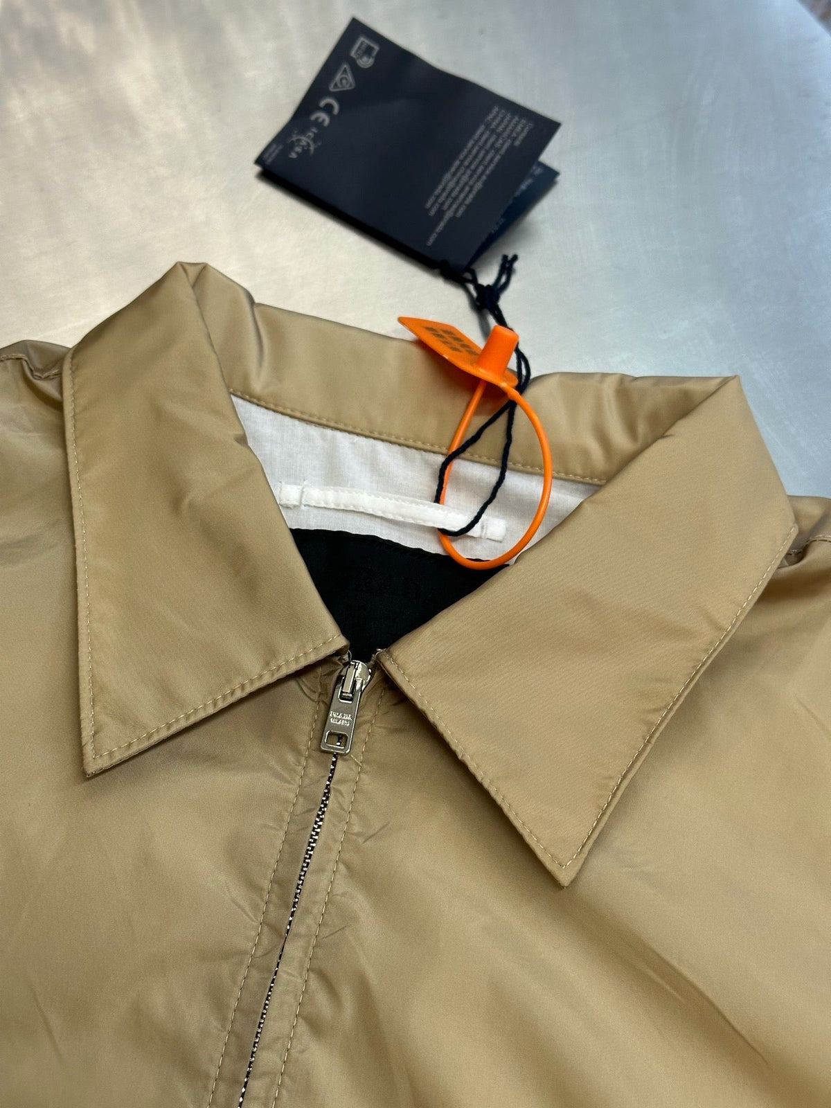 Schwarz-goldene Jacke – Herren