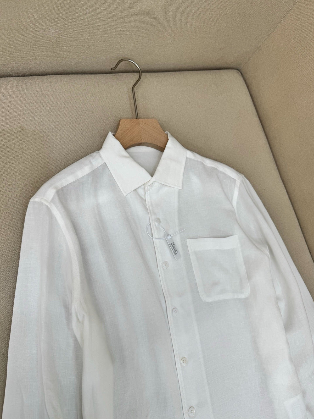 Weißes Langarmshirt aus Baumwolle mit Tasche – Herren