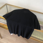 Schwarzes Strickhemd mit goldenen Knöpfen und kurzen Ärmeln – Herren