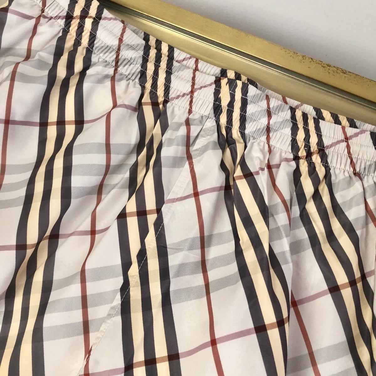Graue Nylon-Badehose mit Karomuster – Herren