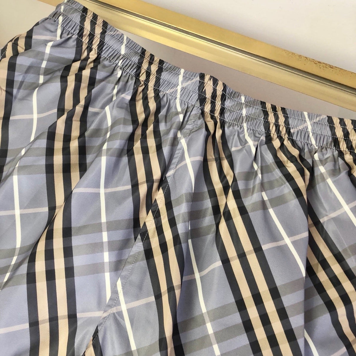 Graue Nylon-Badehose mit Karomuster – Herren