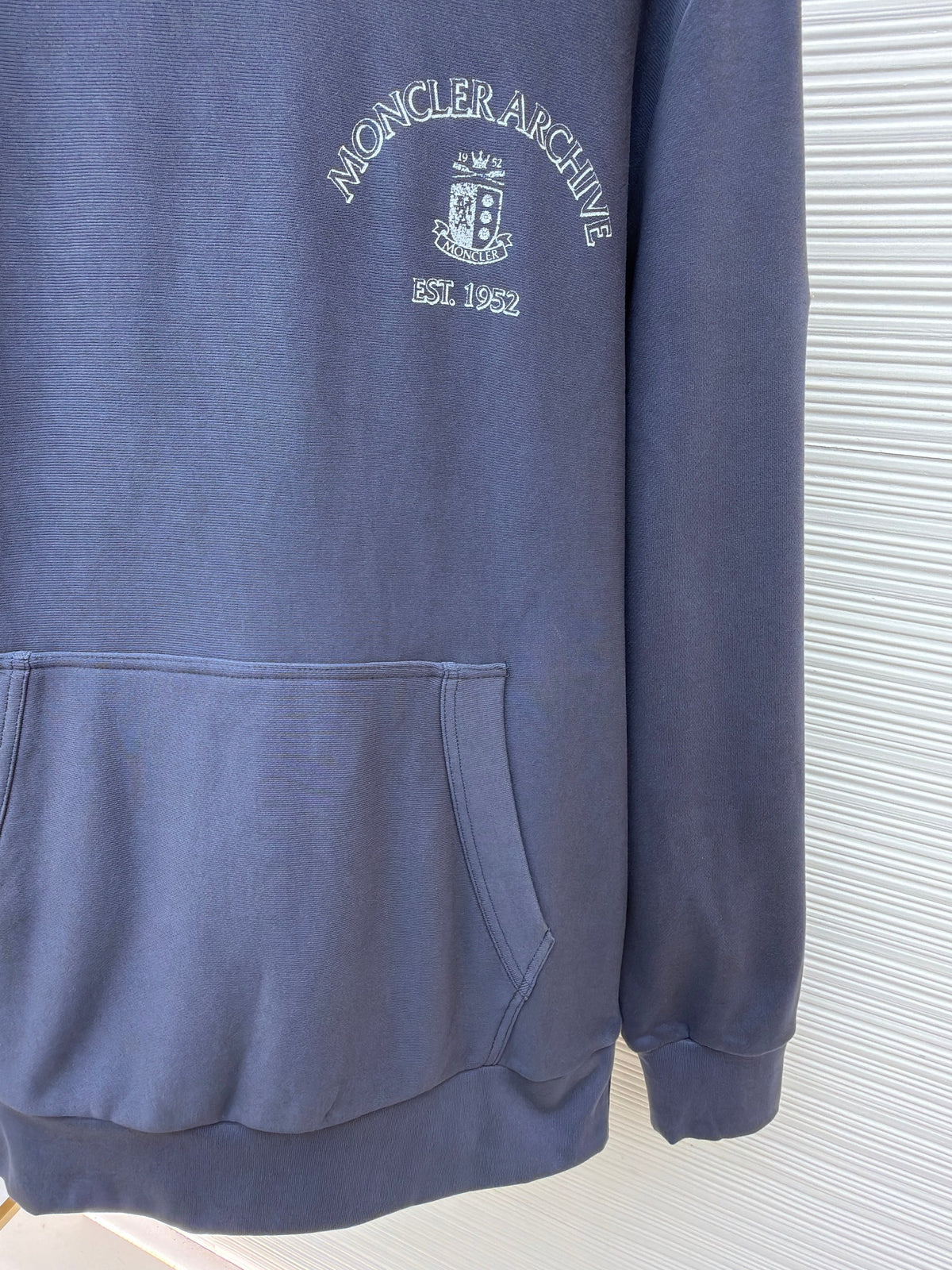 Blauer bestickter Pullover aus Baumwolle – Herren