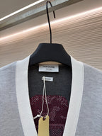 Marineblaue Strickjacke mit Kontrastbesatz – Herren