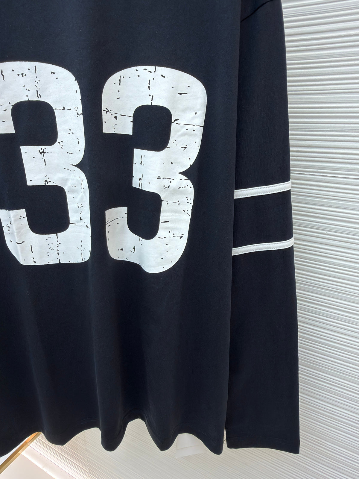 Marineblaues Langarm-Jersey-Shirt mit Zahlenmuster – Herren