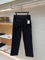 Cargohose für Damen aus schwarzer Baumwolle mit Nieten