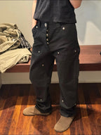 Cargohose für Damen aus schwarzer Baumwolle mit Nieten