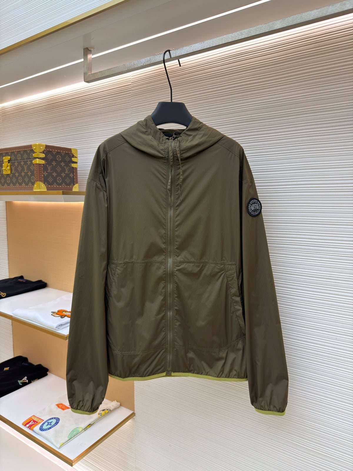 Schwarze Nylon-Patch-Kapuzenjacke – Herren