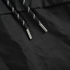 Schwarze Nylon-Kapuzenjacke mit farblich abgesetztem Reißverschluss – Herren