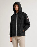 Schwarze Nylon-Kapuzenjacke mit farblich abgesetztem Reißverschluss – Herren