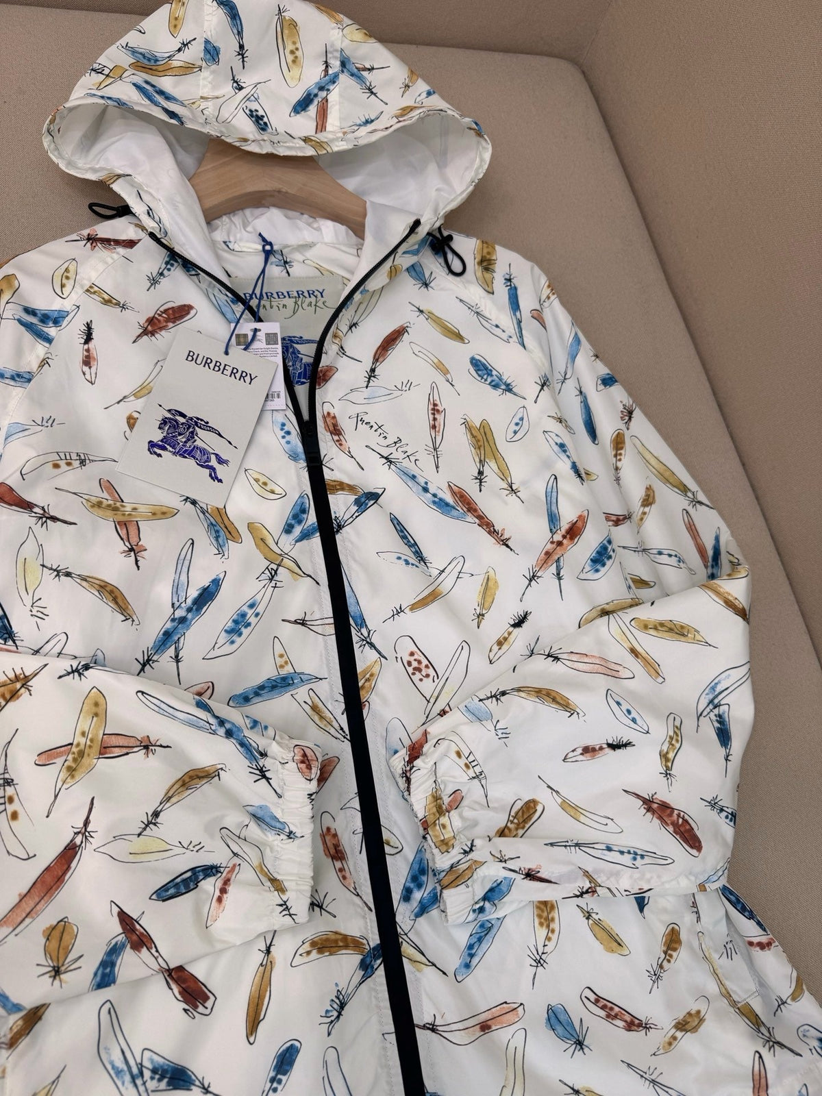 Bedruckter Kapuzenpullover aus weißem Nylon – Herren