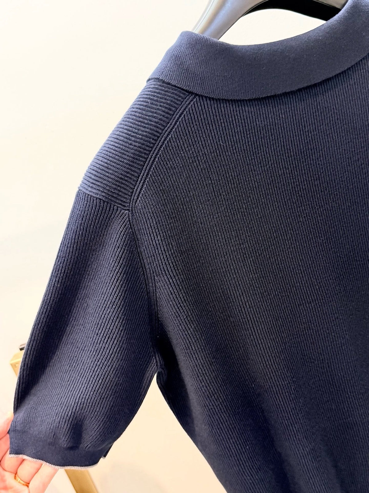 Marineblauer Strick mit Kontrastbesatz Kurzarm - Herren