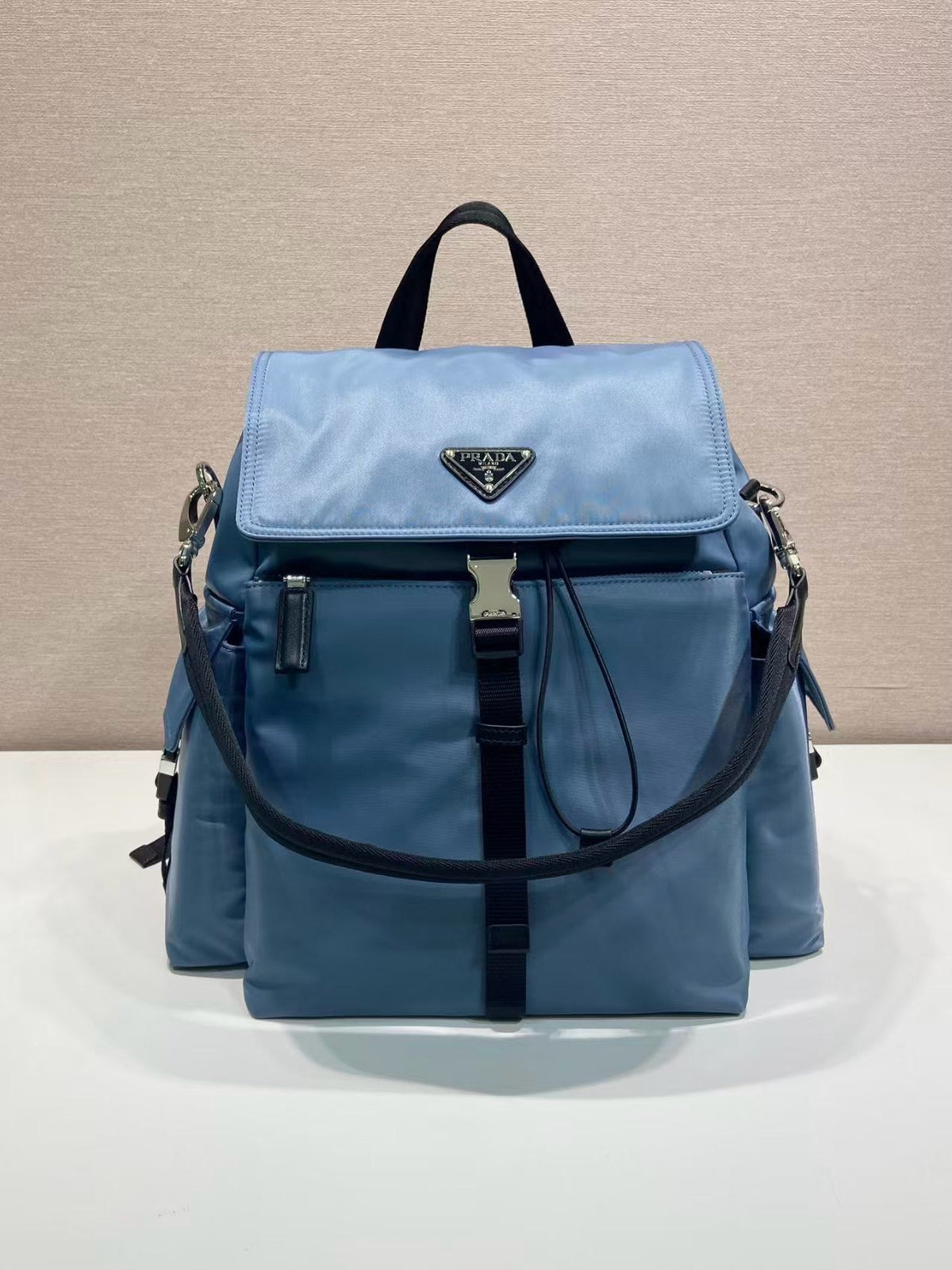 Hellblauer Rucksack