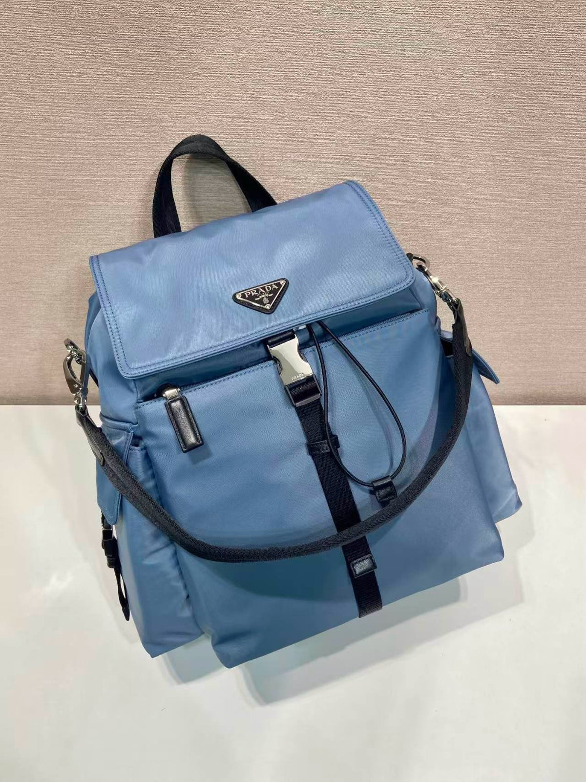 Hellblauer Rucksack