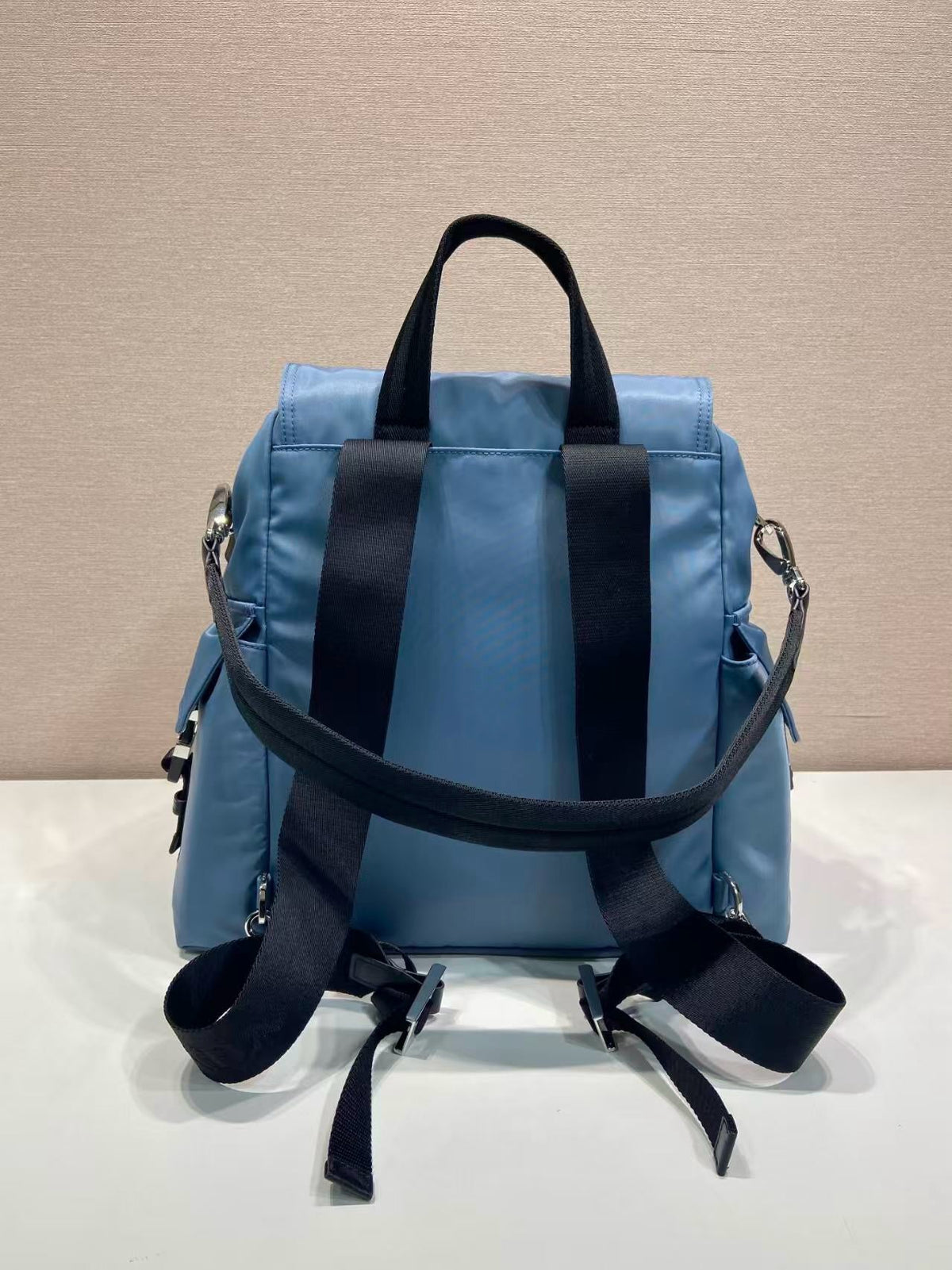 Hellblauer Rucksack