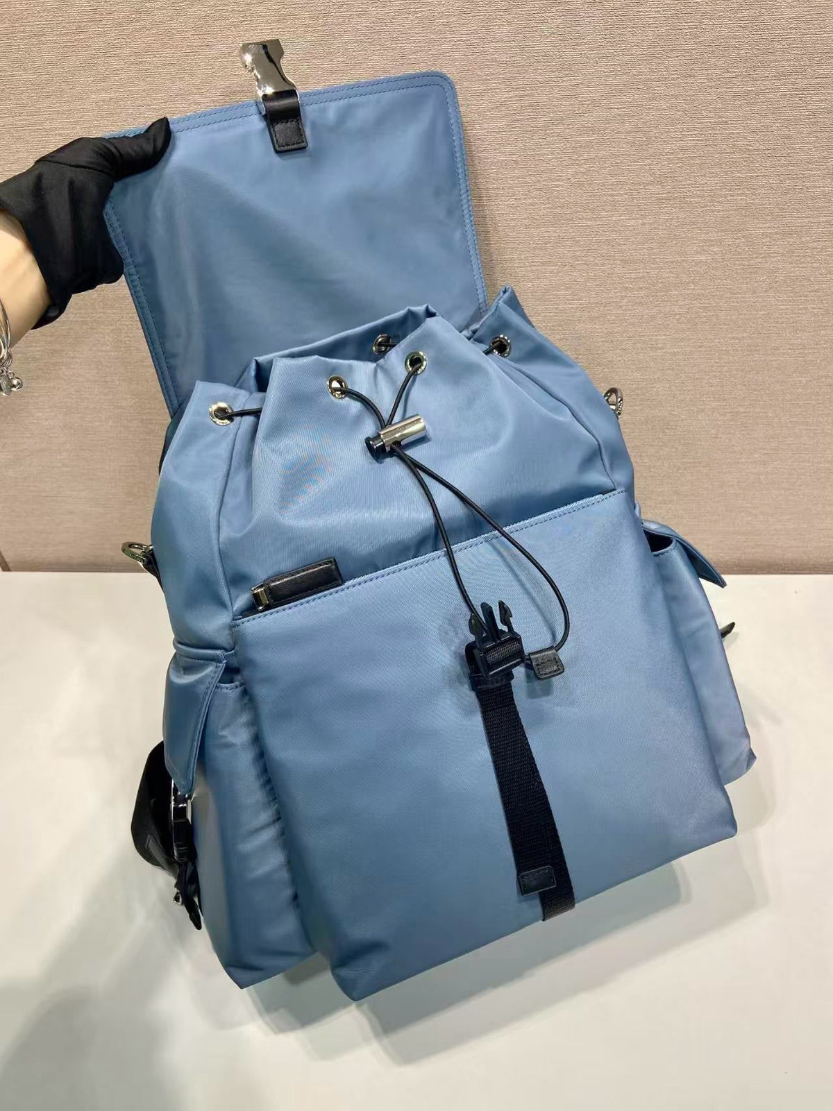 Hellblauer Rucksack