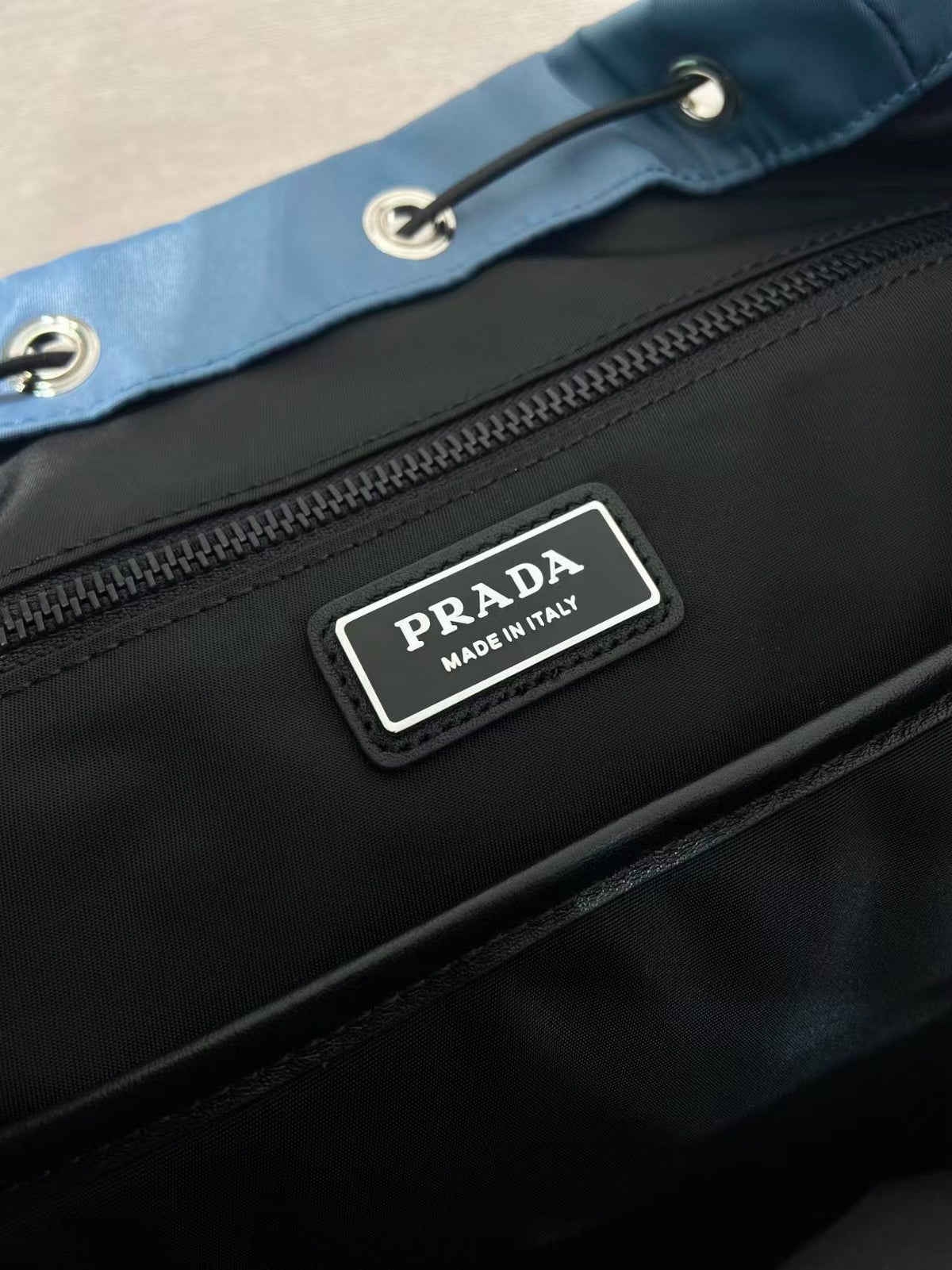 Hellblauer Rucksack