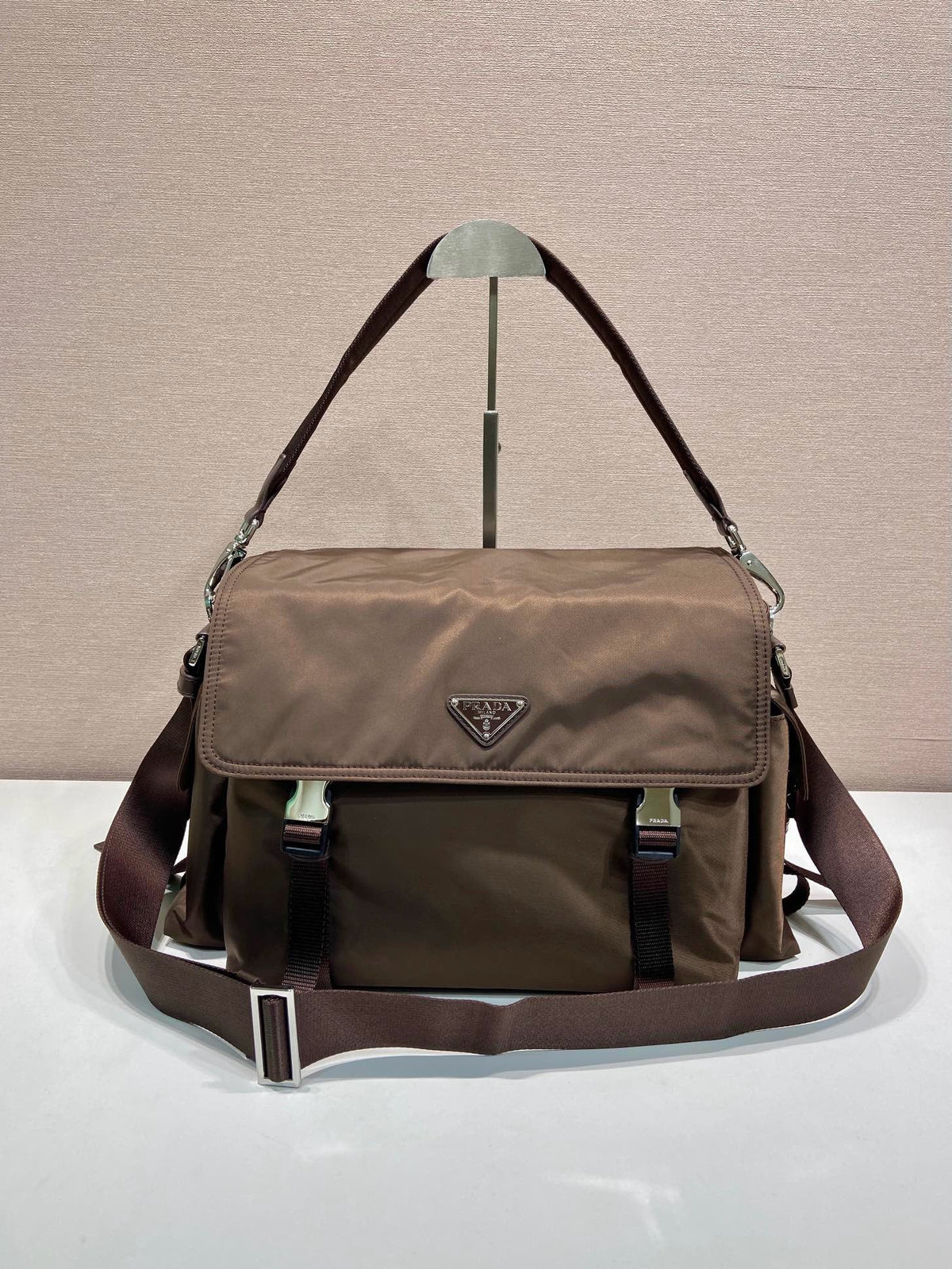 Messenger-Umhängetasche aus Nylon mit Schnalle