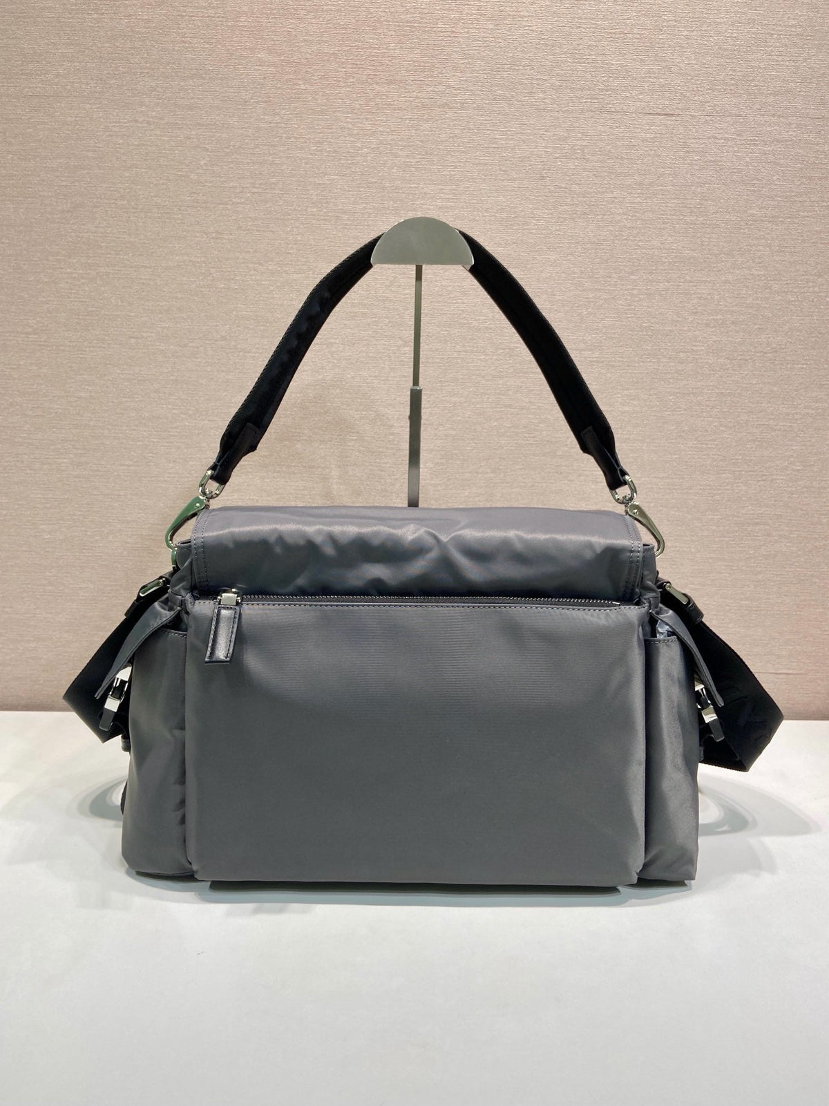 Messenger-Umhängetasche aus Nylon mit Schnalle