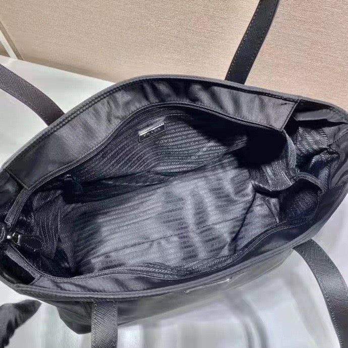 Schwarze Einkaufstasche
