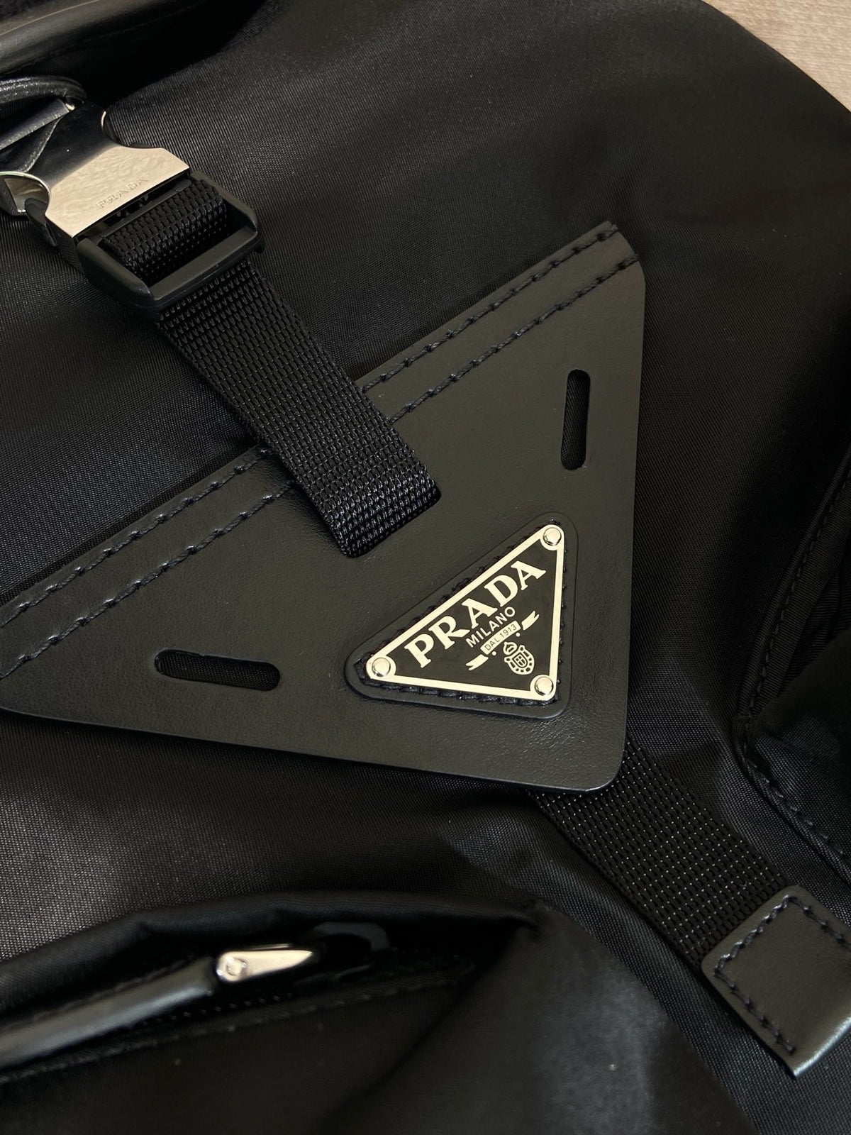 Mehrfarbiger Rucksack