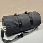 Schwarze Reisetasche