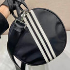 Schwarze Reisetasche