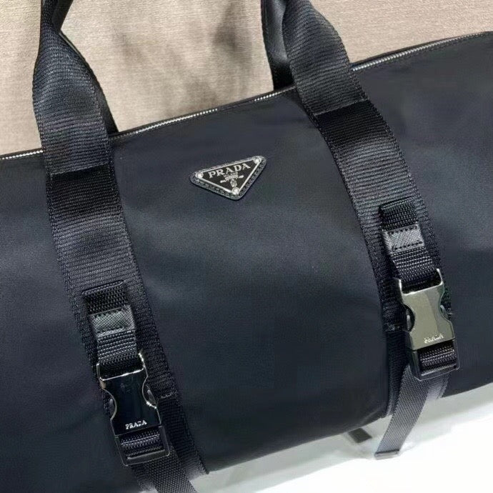 Schwarze Reisetasche
