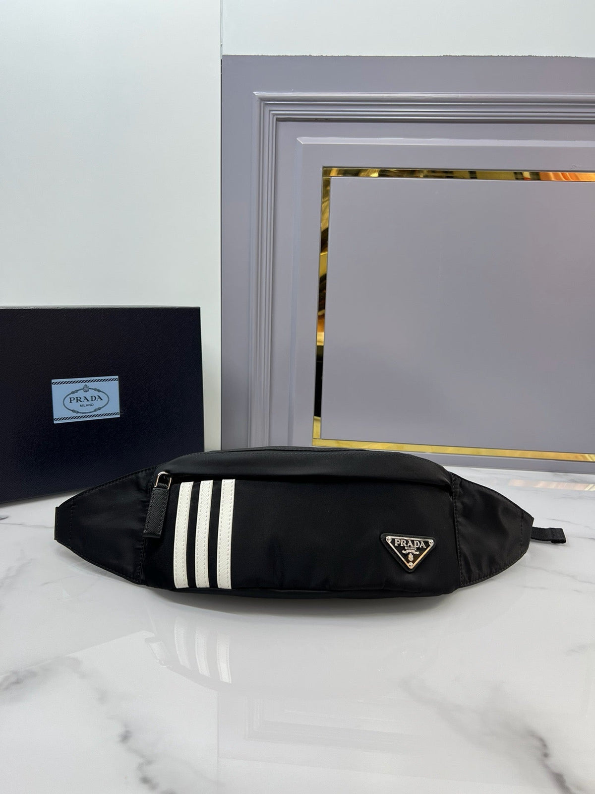 Schwarze Gürteltasche