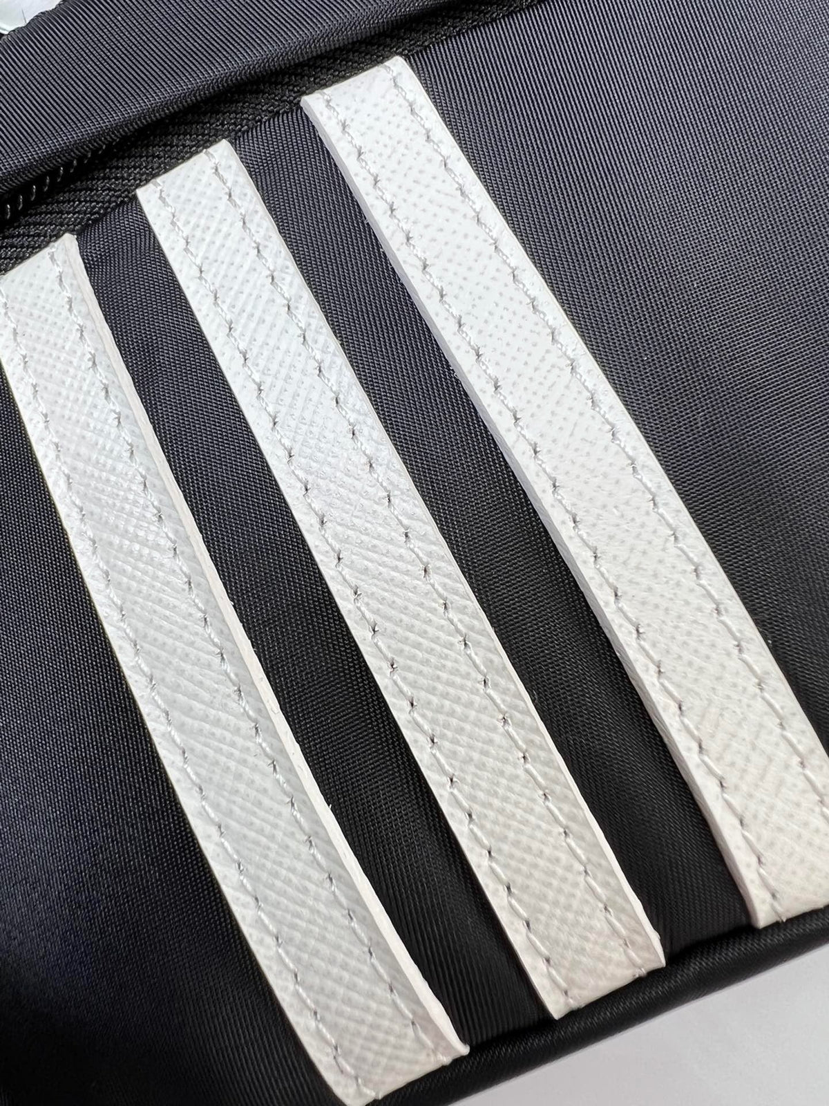 Schwarze Gürteltasche