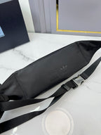 Schwarze Gürteltasche