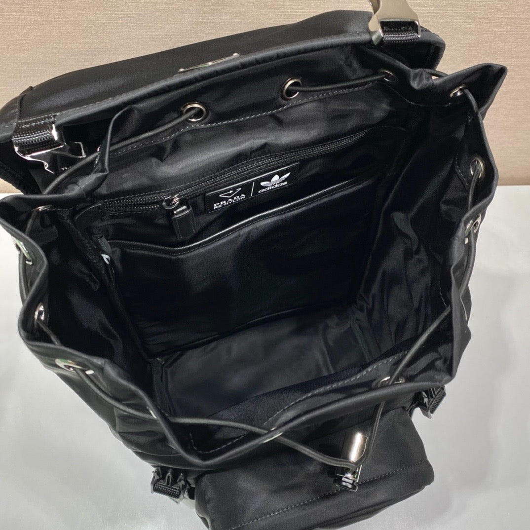 Schwarzer Rucksack