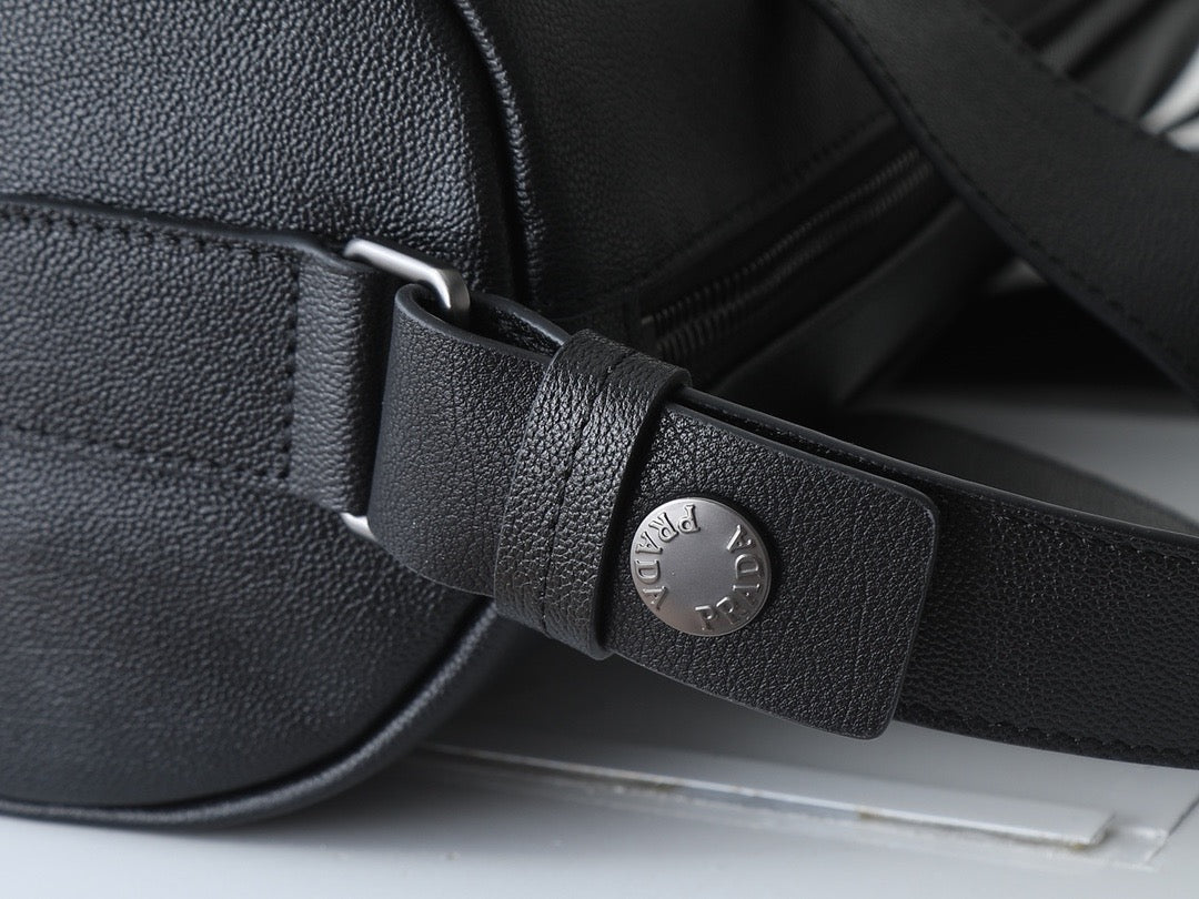 Nylon-Umhängetasche mit Überschlag