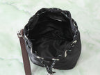 Schwarze Eimertasche