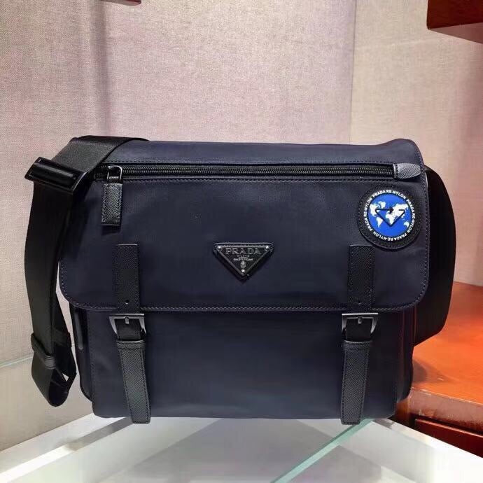 Nylon Messenger mit Patch Umhängetasche